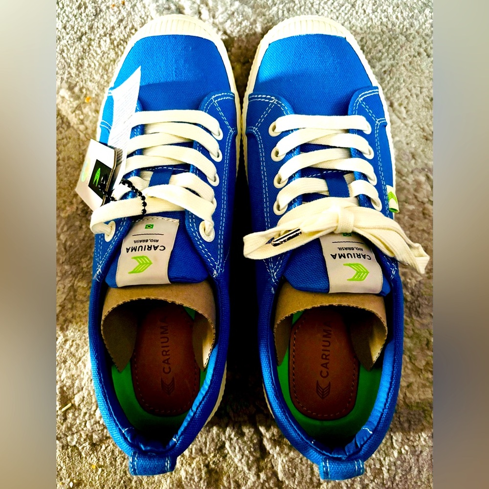 Great pair of Cariuma women's sneakers